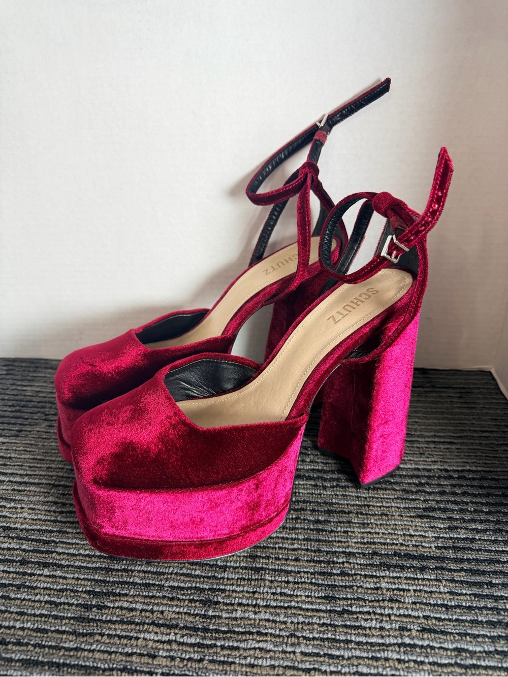 SCHUTZ Fuchsia Velvet Platform Block Heel Sandals
